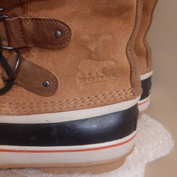 Hand crafted SOREL Waterproof  winter Boots - Picture 4 of 10